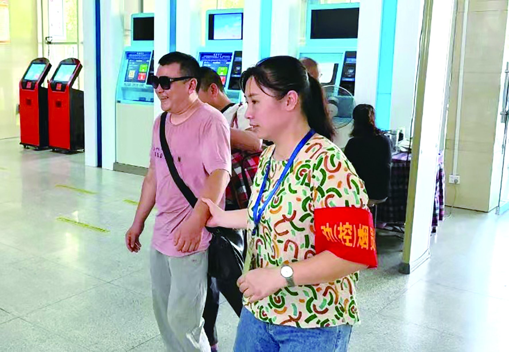 立足平凡崗位 彰顯黨員風(fēng)采 ——記集團(tuán)公司優(yōu)秀共產(chǎn)黨員、邵陽(yáng)汽車北站副站長(zhǎng)謝偉 田華柱 姚志剛